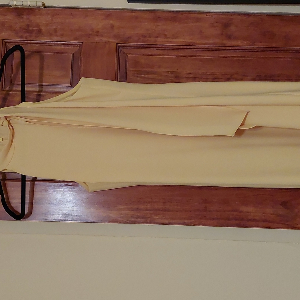 Vince Camuto  Dress. YELLOW